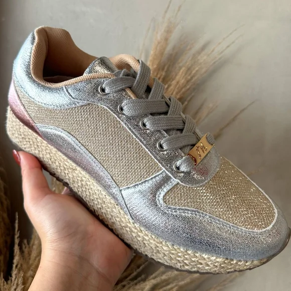 Women Silver Fashion Sneakers Size 8 - Picture 3 of 13